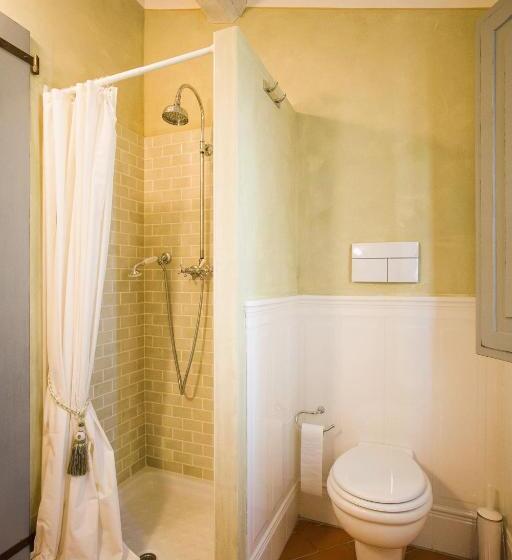 Апартаменты 1 Спальня, Farmhouse With Swimming Pool Surrounded By Greenery Just 20 Minutes From Arezzo