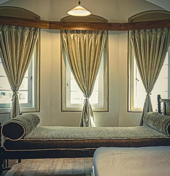 Номер Deluxe, Clifton