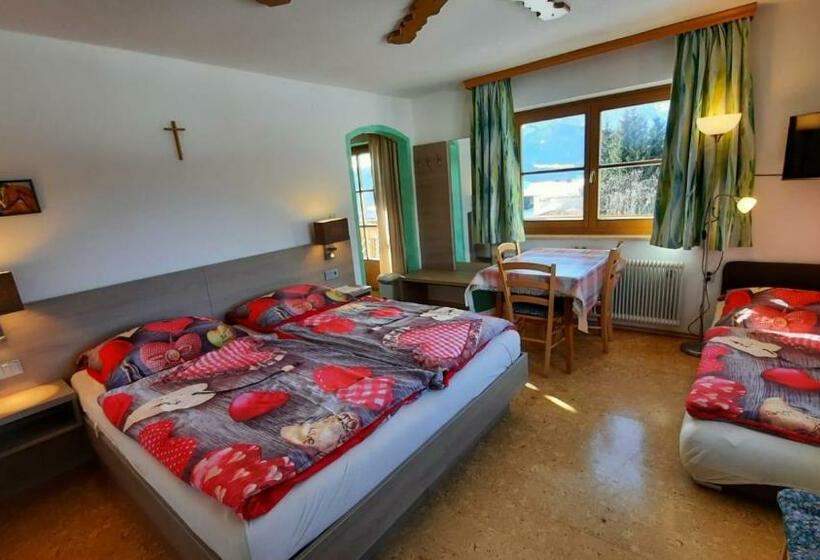 스탠다드 스튜디오, Biohof Haus Wieser