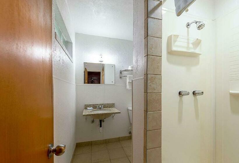 Номер Стандарт 2 Двуспальные Кровати, Highway Inn