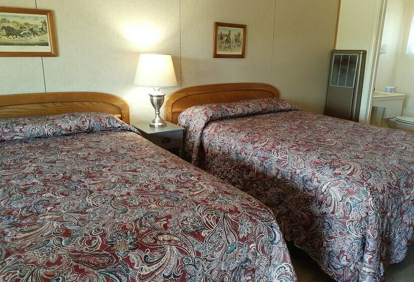 Номер Стандарт 2 Двуспальные Кровати, Melody Ranch Motel