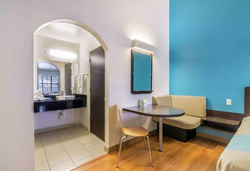 Номер Deluxe Кровать Кинг, Motel 6 Canton, Tx