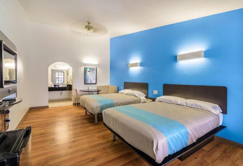 Номер Deluxe, Motel 6 Canton, Tx