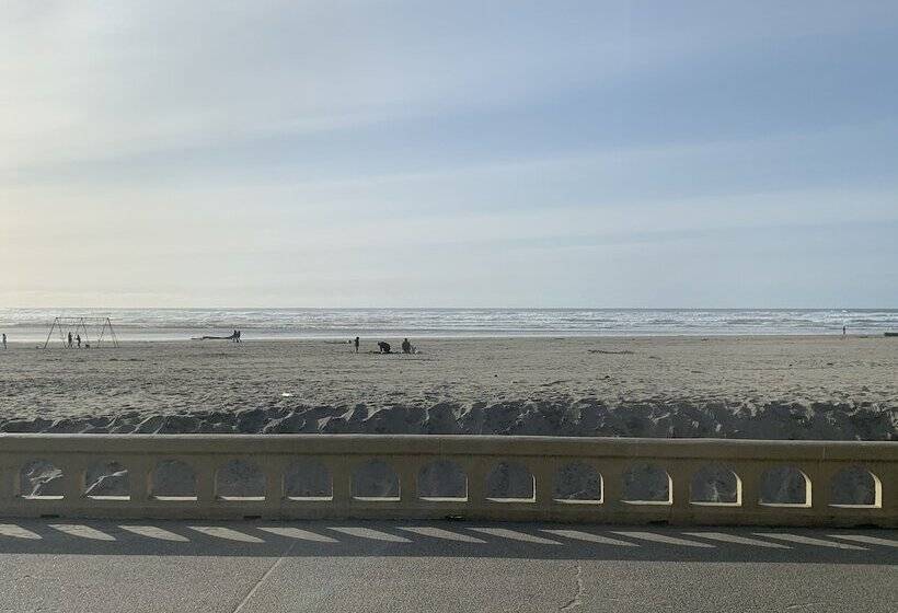 اتاق استاندارد با تخت بزرگ, The Ocean Front At Seaside