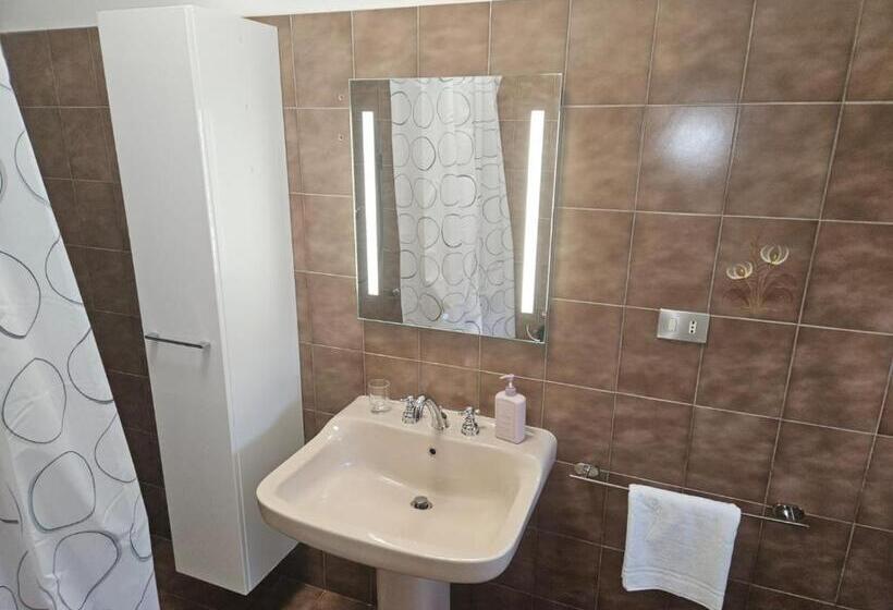 Номер Стандарт, Bed And Breakfast Demma