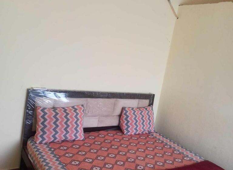 Трехместный Номер Классика, Spot On Kunj Bihari Palace