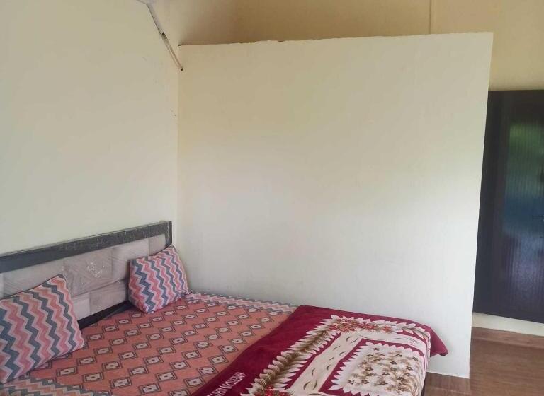 Трехместный Номер Классика, Spot On Kunj Bihari Palace