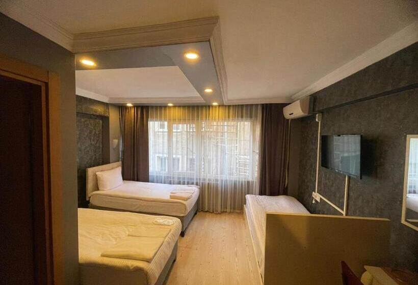 غرفة قياسية ثلاثية, Ufuk Otel