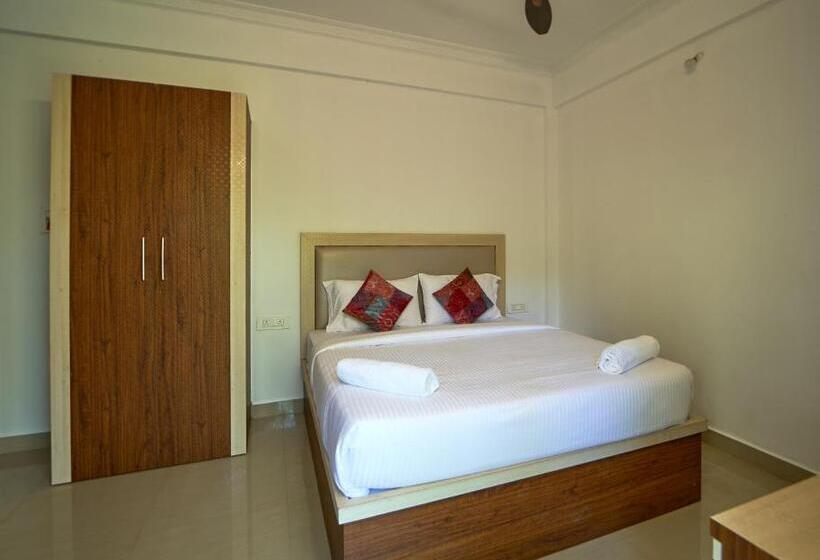 标准间带游泳池, Del Hostel