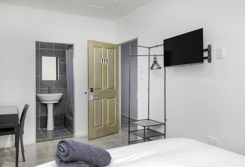 Номер Стандарт, Inn & Out Express Sea Point