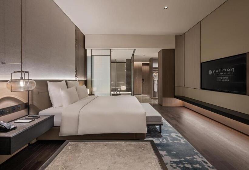 Номер Deluxe Кровать Кинг Вид на Город, Pullman Quanzhou Shuitou
