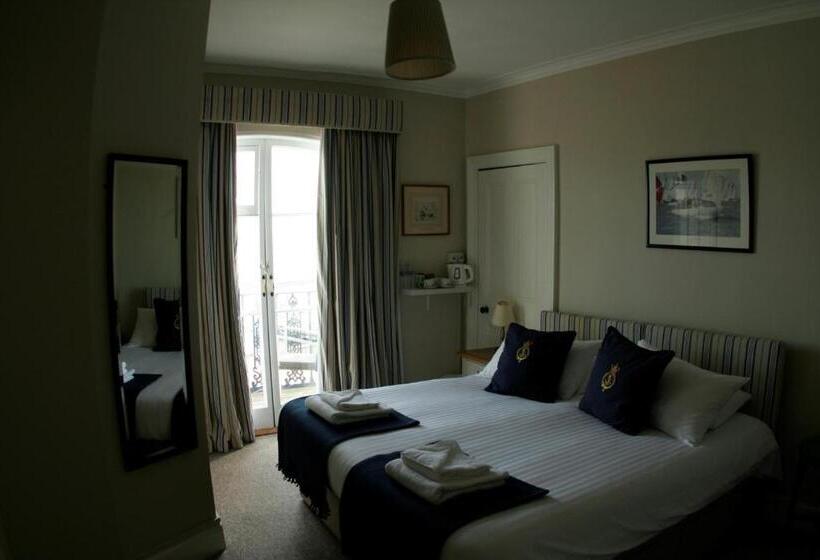 스탠다드 룸 킹사이즈 침대, Royal London Yacht Club
