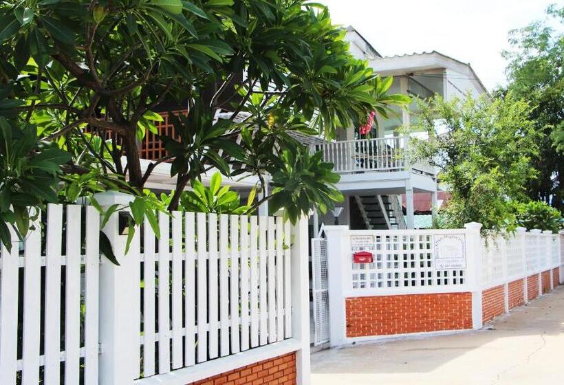 Номер Стандарт, Room In Guest Room   Baan Khunphiphit Homestay