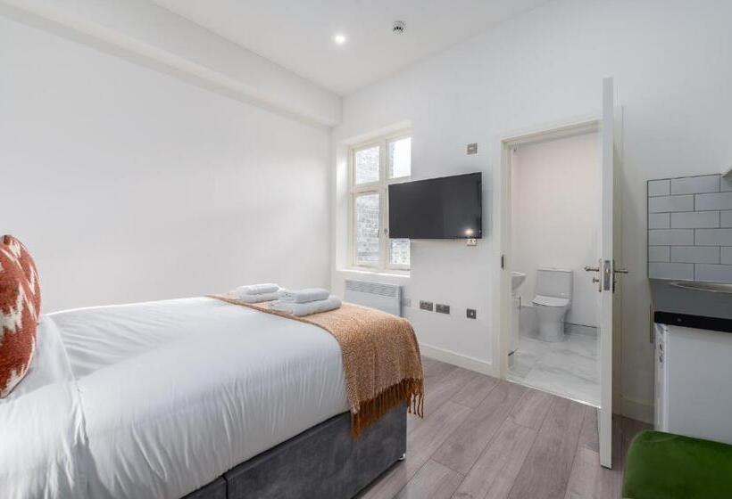 Студия Стандарт, Richmond By Capital