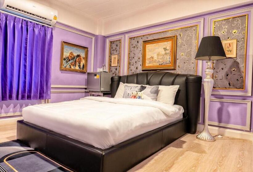 חדר דלוקס, The White Rabbit Hostel