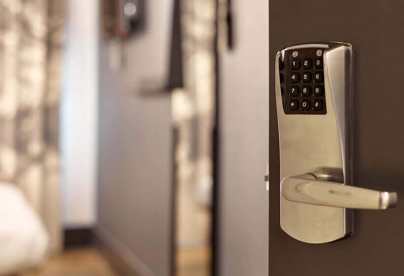 اتاق استاندارد چهار تخته, B&b Hotel Besançon Valentin