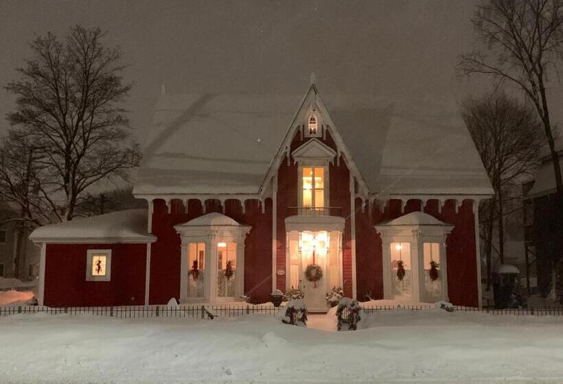 デラックスルーム, The Red House Fredericton