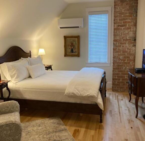 デラックスルーム, The Red House Fredericton