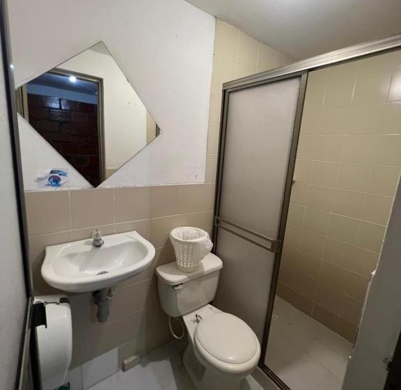 이코노미 룸, Hostal El Paraiso