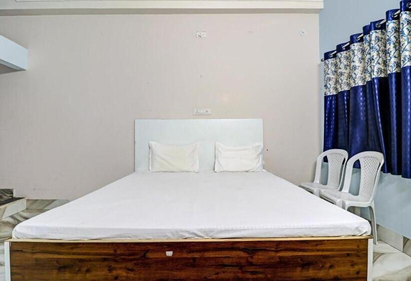 اتاق کلاسیک سه تخته, Spot On Hotel Ayush