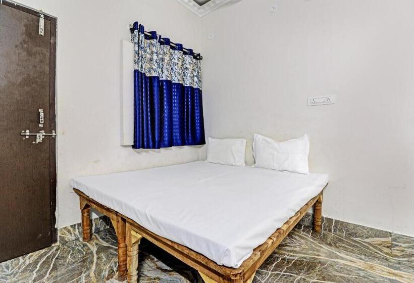 اتاق کلاسیک سه تخته, Spot On Hotel Ayush