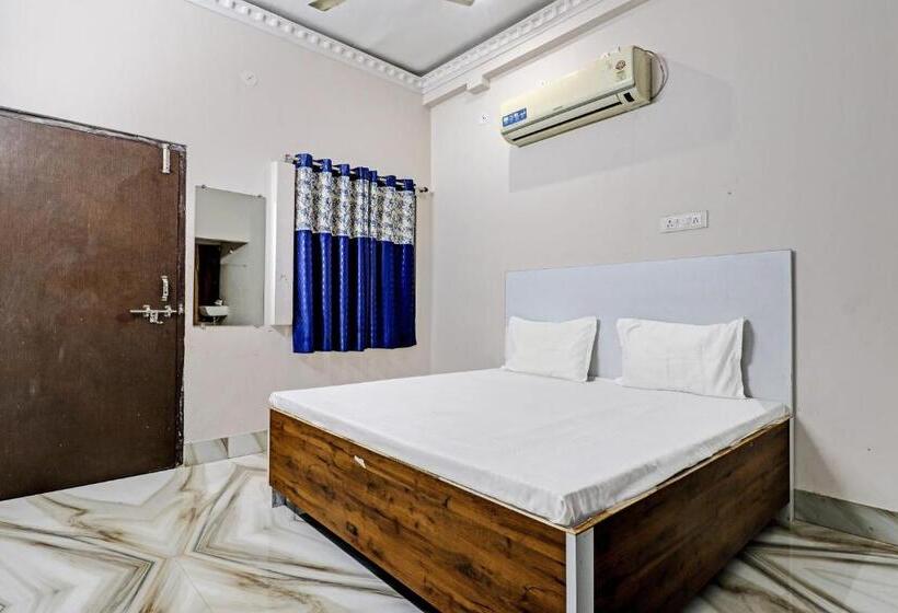 اتاق کلاسیک سه تخته, Spot On Hotel Ayush