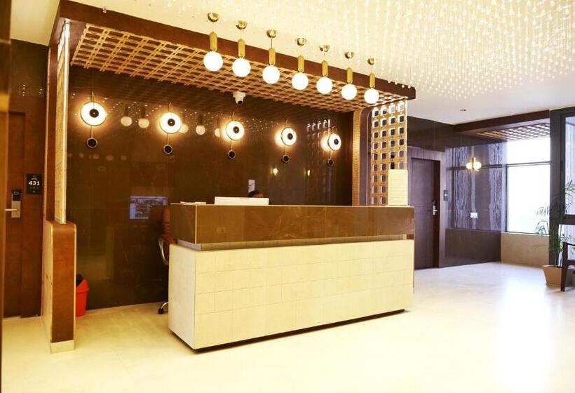 Номер Deluxe, Sweettime Restaurant And Banquet