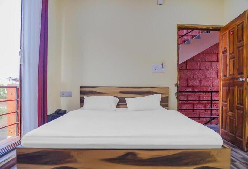 Трехместный Номер Классика, Oyo Flagship 84379 York Inn
