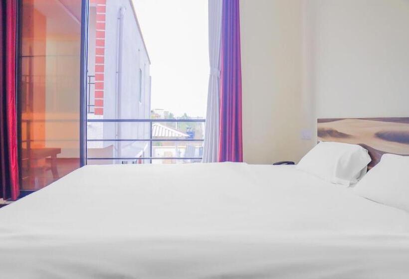 Трехместный Номер Классика, Oyo Flagship 84379 York Inn