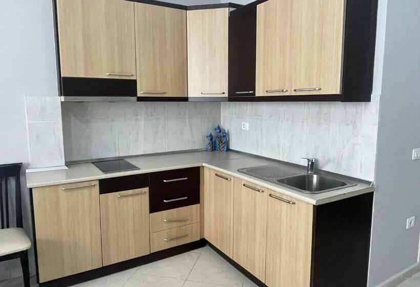 استودیو خانوادگی, Lungomare Studio Apartment