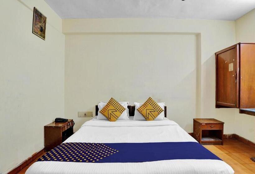 Трехместный Номер Классика, Spot On Hotel Krishna