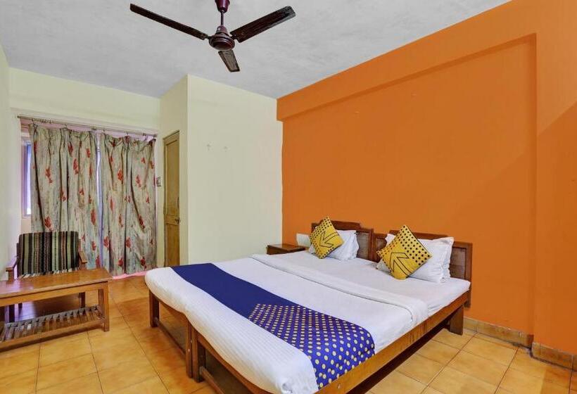 Трехместный Номер Классика, Spot On Hotel Krishna