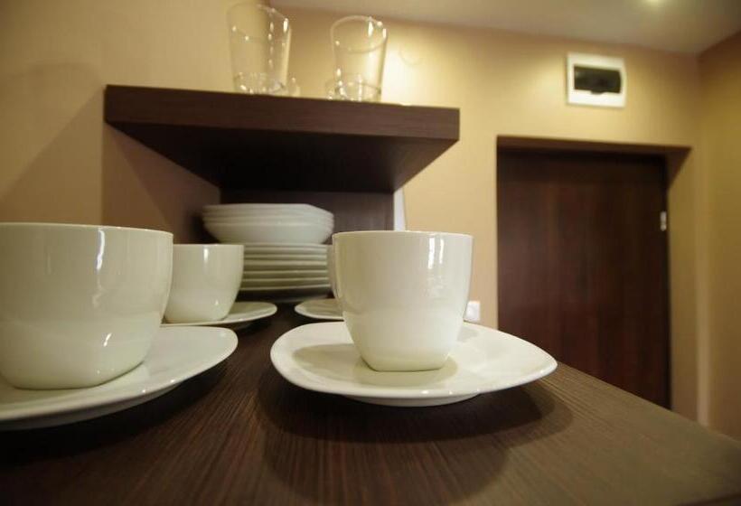 اتاق خانوادگی, Royal Residence Apartments