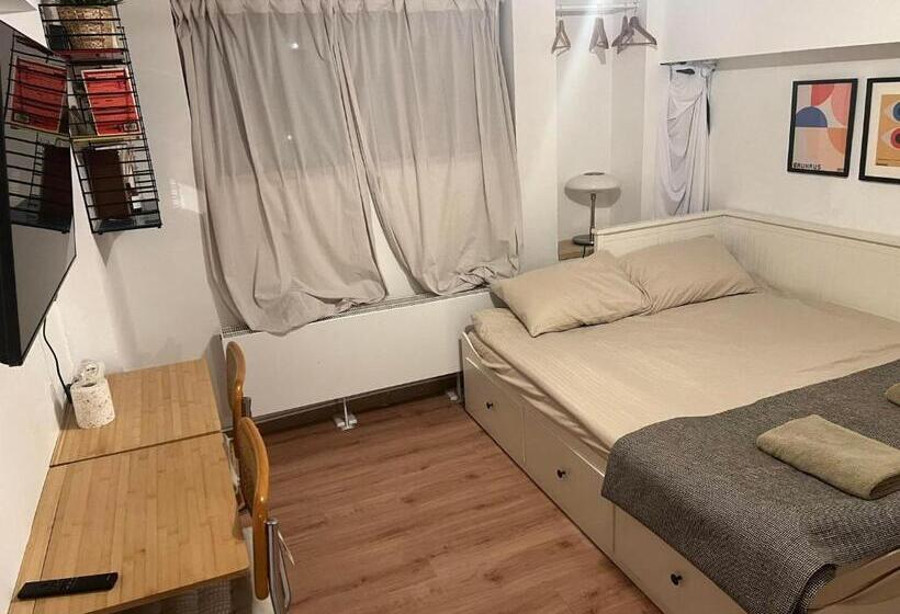 ویلای لوکس 1 خوابه, Comenstay Brussels