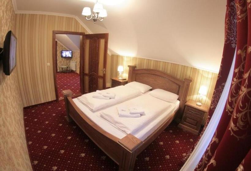 Четырехместный Номер Стандарт с Балконом, база відпочинку ельдорадо