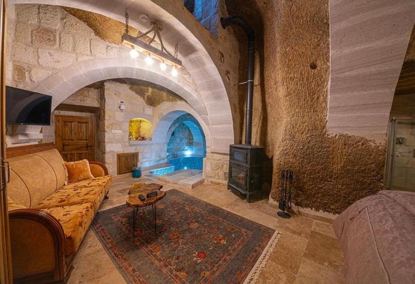 Люкс с Бассейном, Belenus Cave House