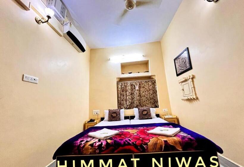 디럭스 룸, Himmat Niwas