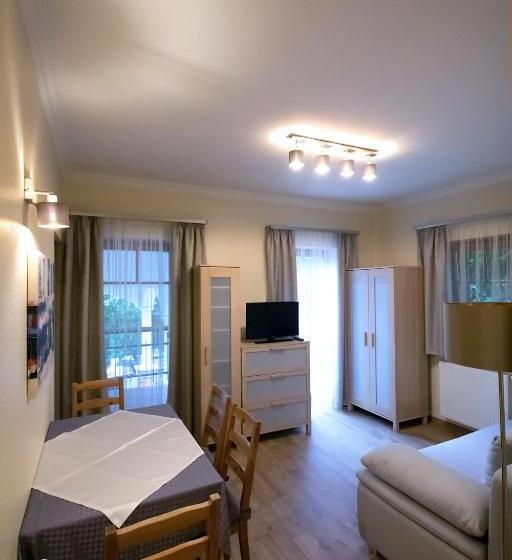 Апартаменты 1 Спальня с Балконом, Dreiszker Apartmanház