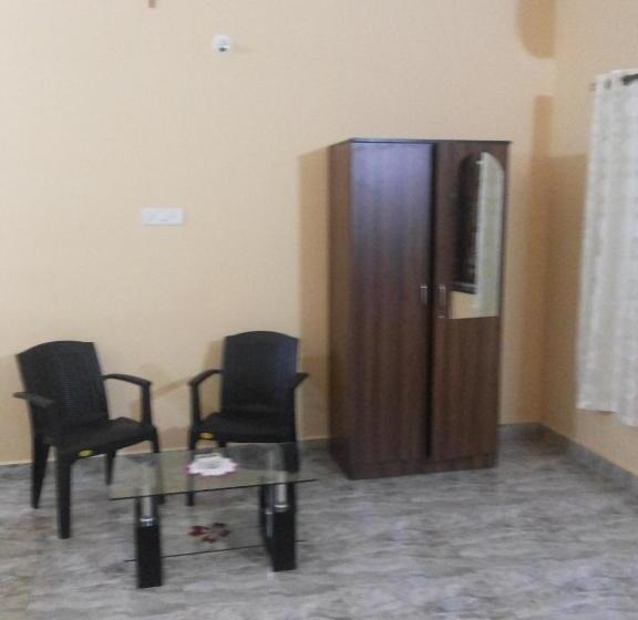 اتاق لوکس, Jason Guest House