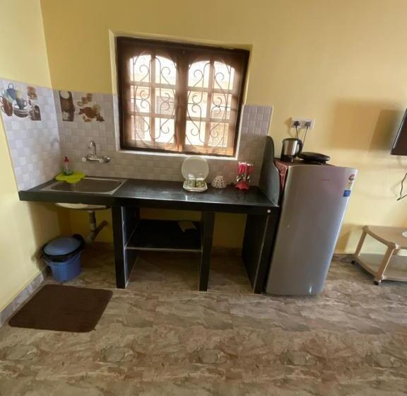 اتاق لوکس, Jason Guest House