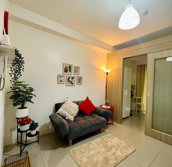 شقة غرفة نوم واحدة مزودة بشُرفة, Shore Residences   1 Bedroom Condo Unit
