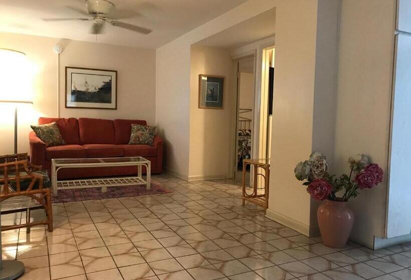 דירת חדר, El Patio Motel