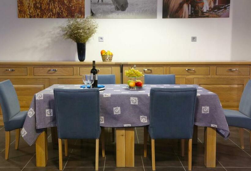 Family Suite, Hédervári Lovas Vendégház