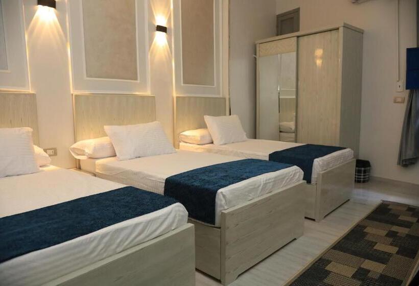 اتاق استاندارد سه نفره, Crystala Guest House