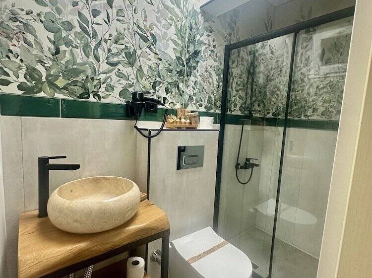 اتاق خانوادگی, Kingway Suite