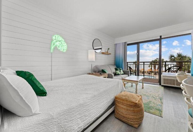 Семейный Номер Вид на Море, Ocean Front Luxury Grand Cayman Restort, 10 Pools, Hot Tubs, Lazy River, Water Park, 2 Onsite Restau