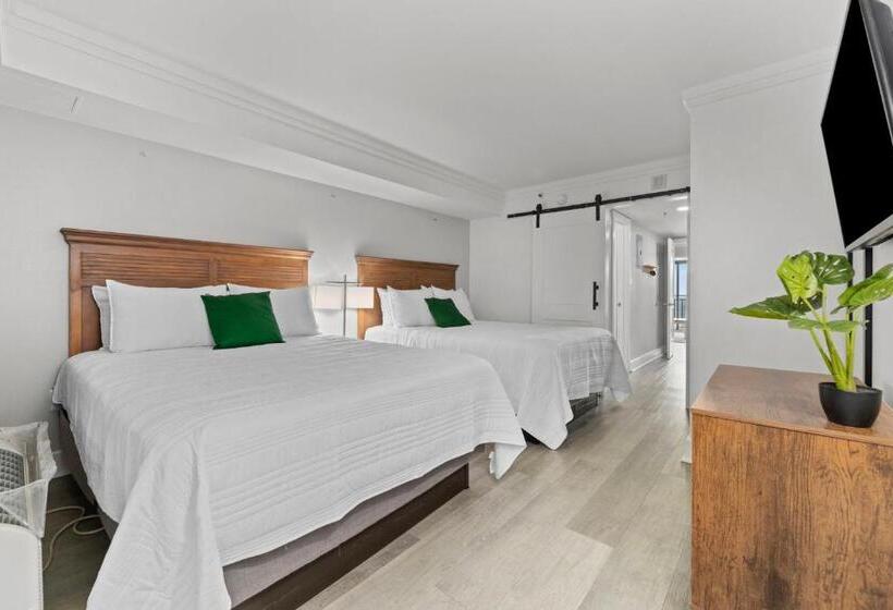 Семейный Номер Вид на Море, Ocean Front Luxury Grand Cayman Restort, 10 Pools, Hot Tubs, Lazy River, Water Park, 2 Onsite Restau
