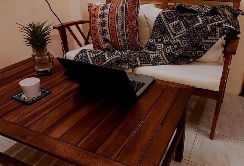 اتاق استاندارد سه نفره, Maidi Homestay Mui Ne