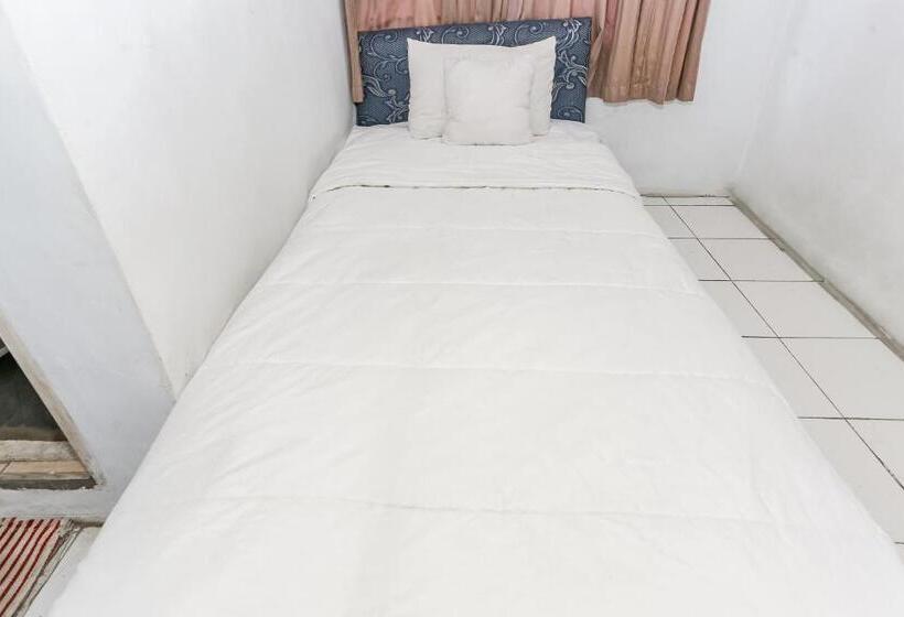 Номер Superior Одноместный, Spot On 93515 Pulo Gebang Guest House