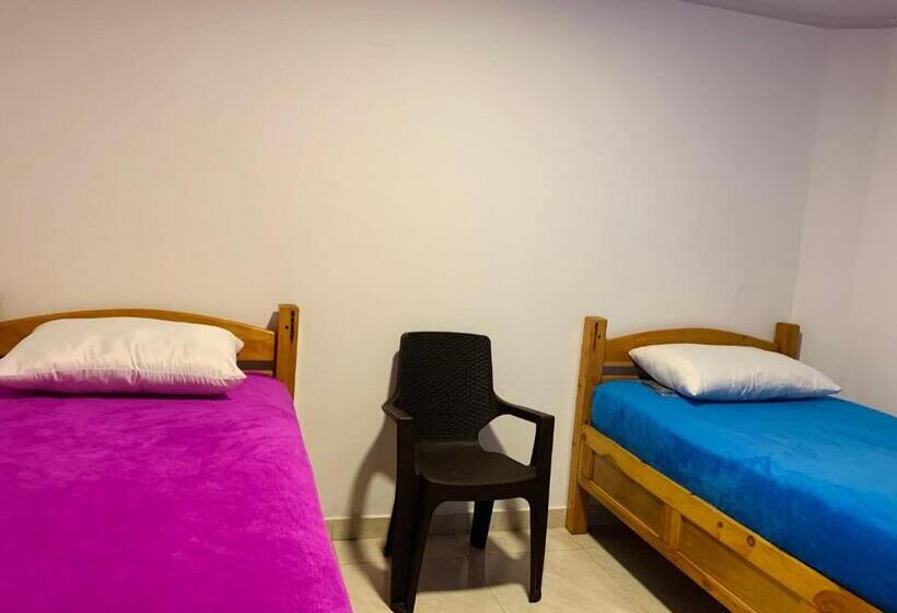 스탠다드 룸 공동 욕실, Hostel Bogotá Kings